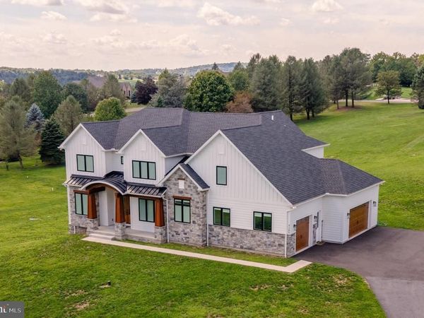 4280 E WYNDEMERE CIRCLE , SCHNECKSVILLE, PA 18078