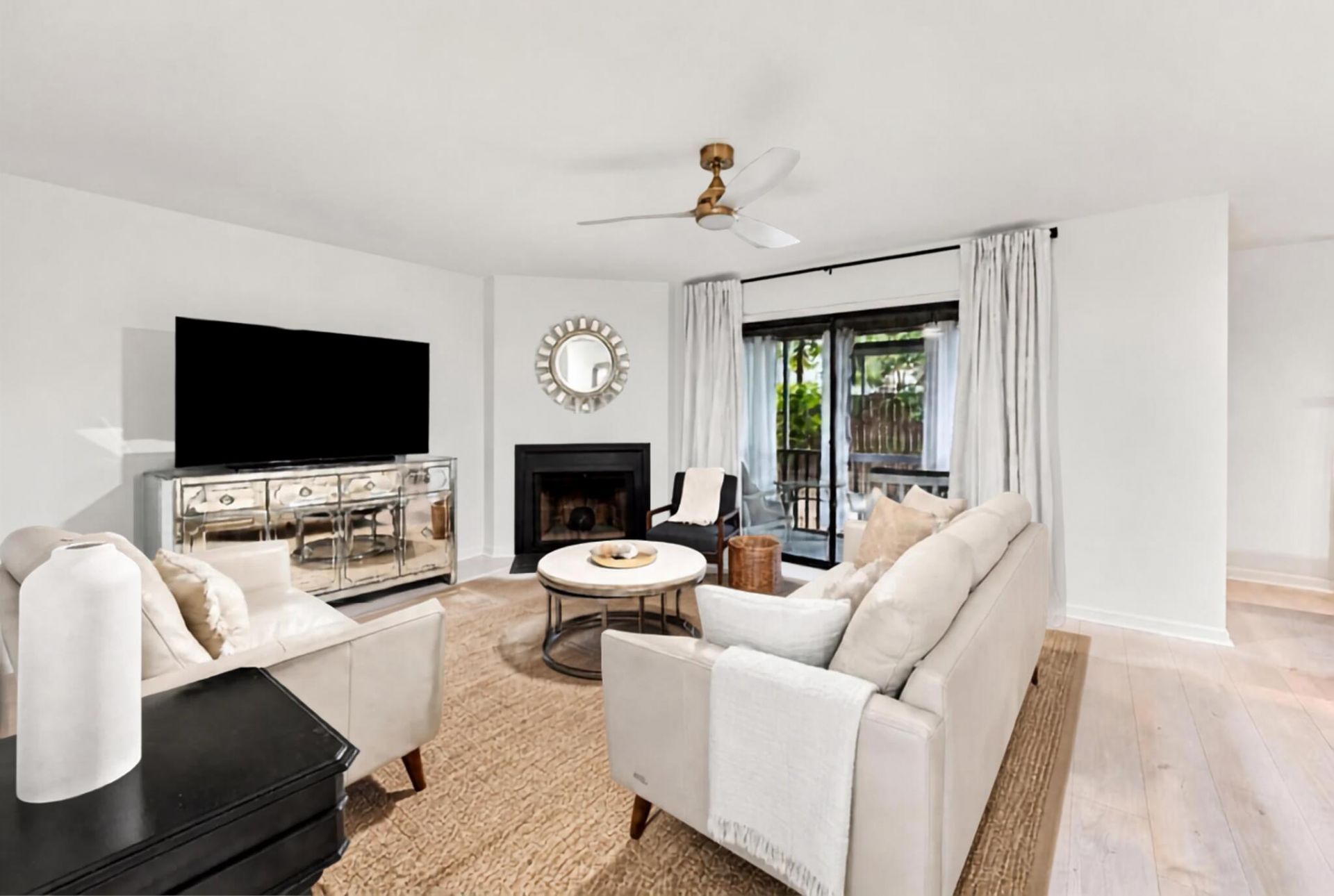 1180 Village Creek Lane Photo 4
