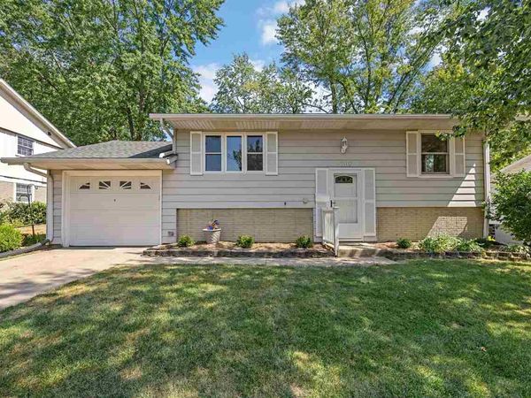 1108 Dover St, Iowa City, IA 52240