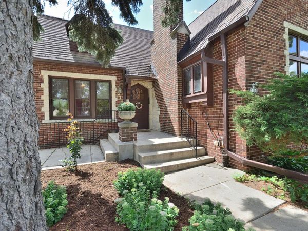 5109 W Washington Blvd, Milwaukee, WI 53208