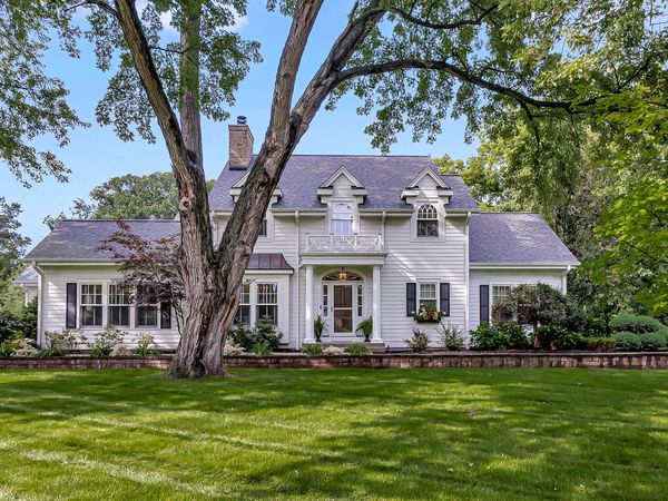 14100 Oakdale Dr, Elm Grove, WI 53122