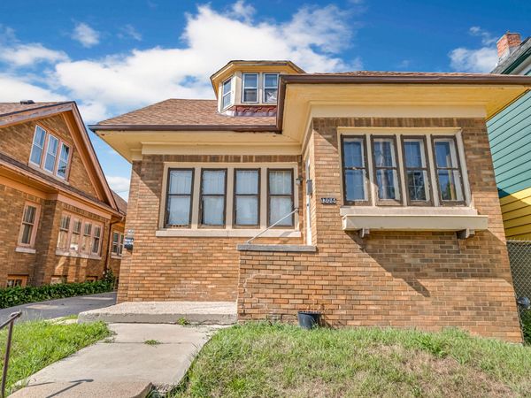 1306 W Keefe Ave, Milwaukee, WI 53206