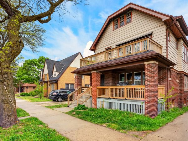1718 W Capitol Dr, Unit 1720, Milwaukee, WI 53206