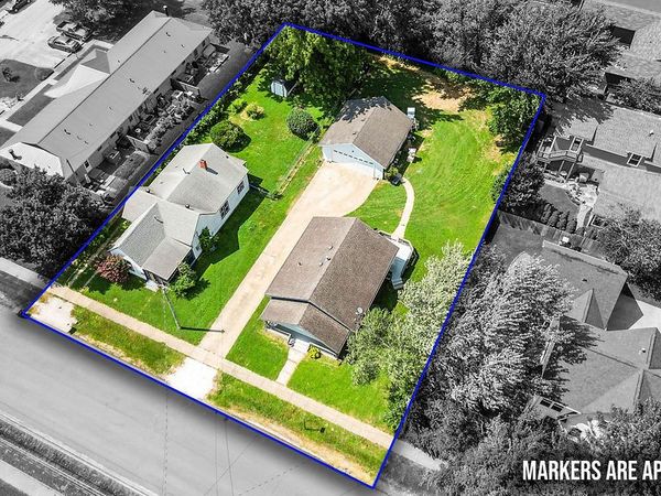 304 & 306 NW 3rd Street , Bentonville, AR 72712
