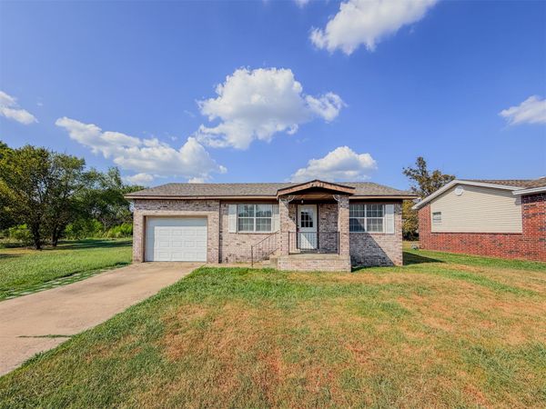 408 SW 13th Street , Wagoner, OK 74467