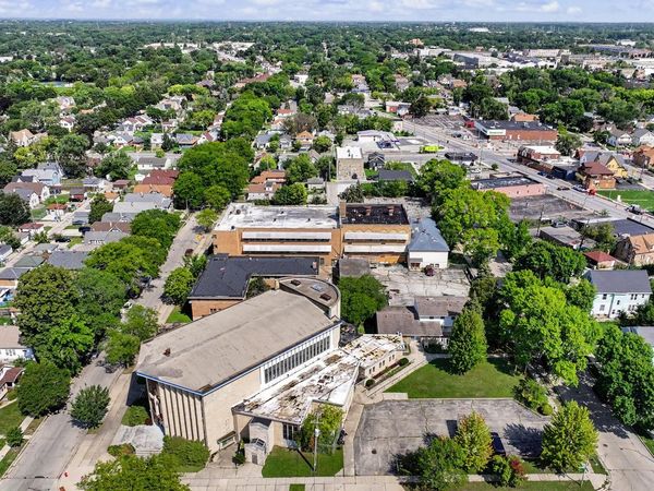 4700 N 39th STREET, Milwaukee, WI 53209