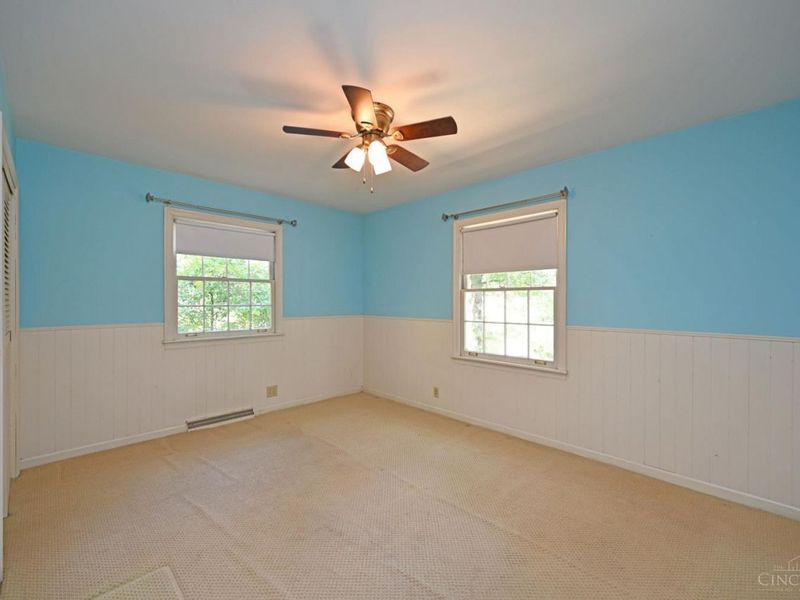 359 Woodknoll Terrace, Wyoming, OH 45215 Photo 27