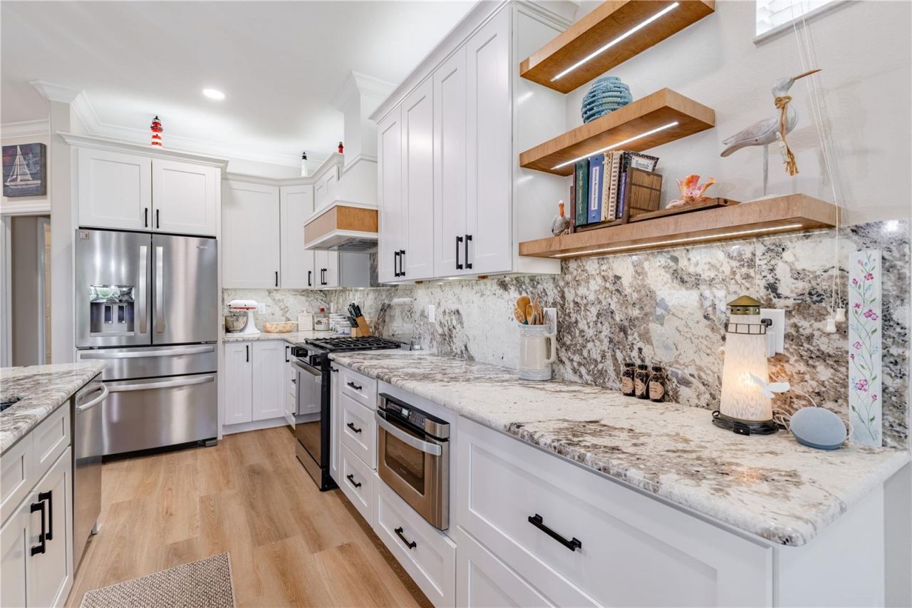 3347 Saratoga Drive, Tavares, FL 32778 Photo