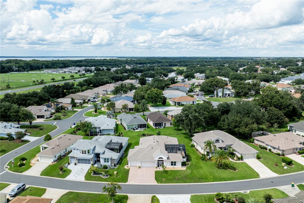 3347 Saratoga Drive, Tavares, FL 32778 Photo