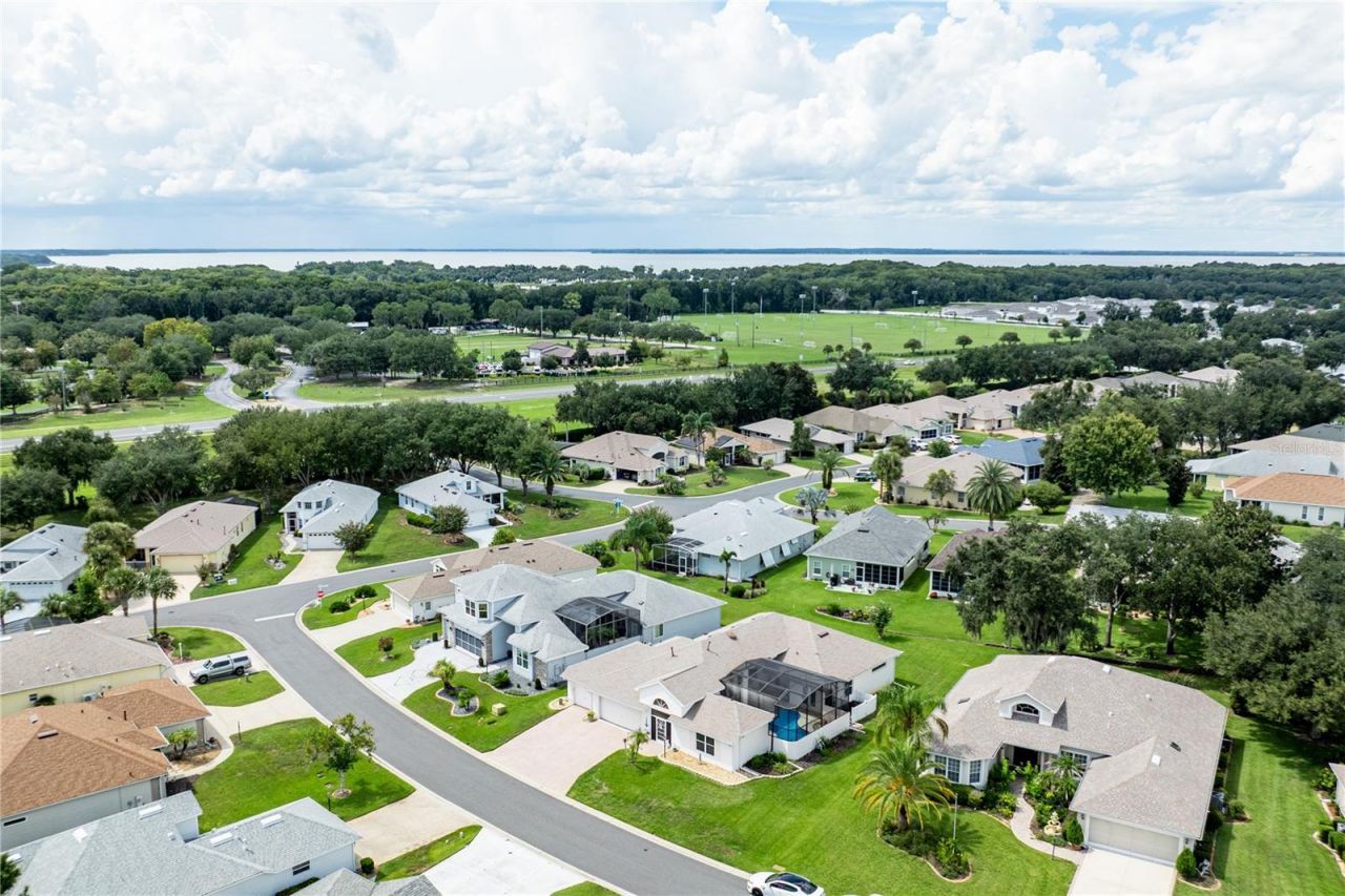 3347 Saratoga Drive, Tavares, FL 32778 Photo