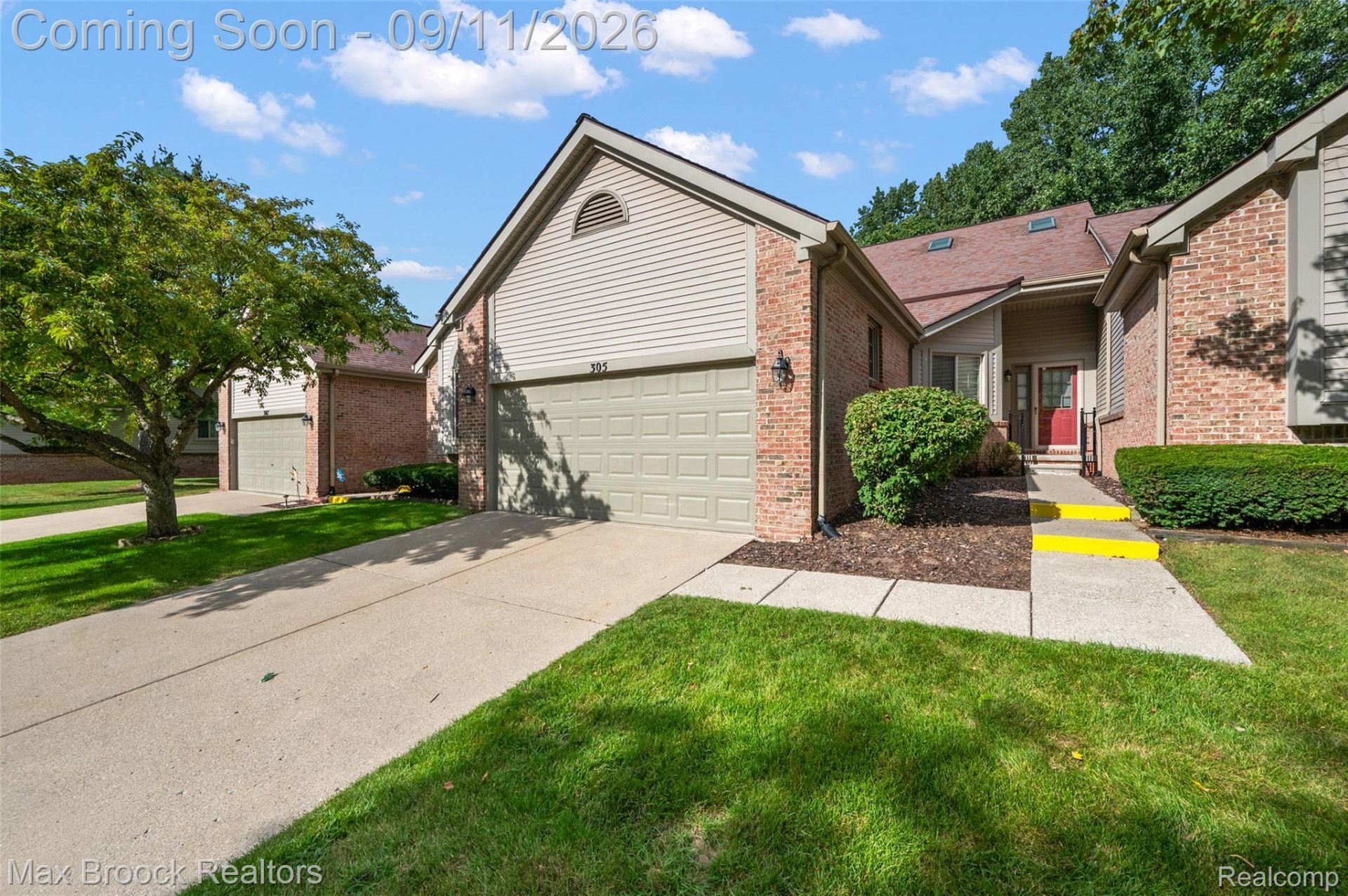 305 Pineknoll Court , Brighton, Mi 48116 Main Photo