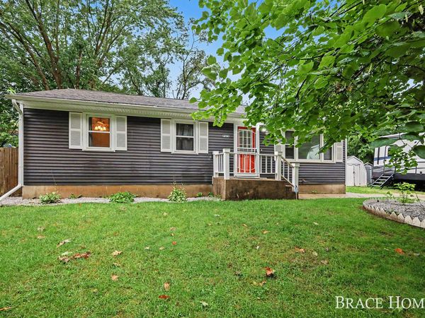 7575 Regal Avenue SE, Grand Rapids, MI 49548