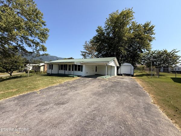 295 Allen Rock Rd, Ewing, VA 24248