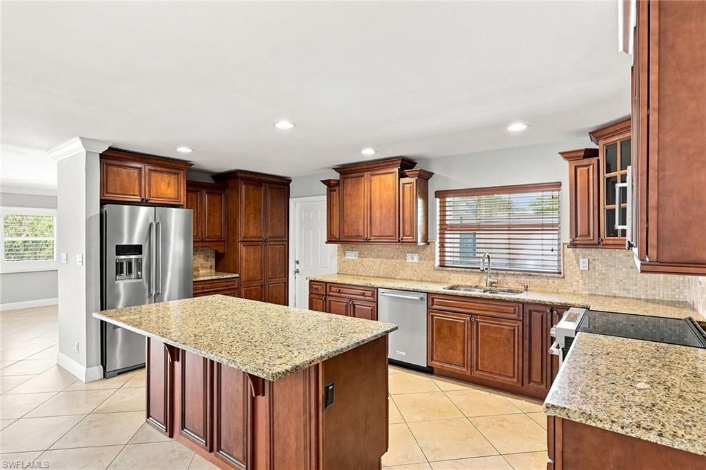 6574 Trail Blvd, Naples, FL 34108 Photo