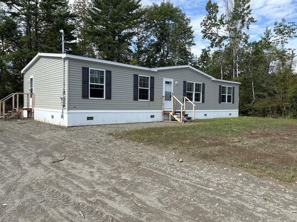 4 Stanley Avenue, Canaan, ME 04924