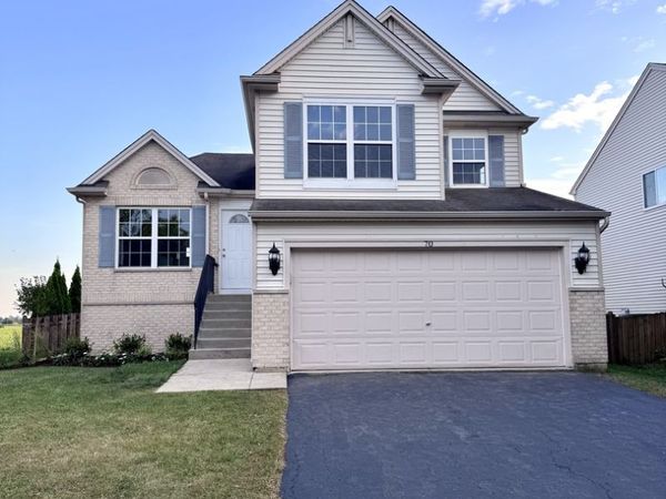 70 E Meadow Drive , Cortland, IL 60112
