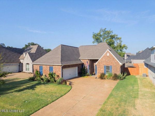 2865 Walking Dog Lane, Nesbit, MS 38651