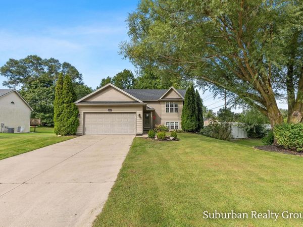 6379 Sheldon Drive, Hudsonville, MI 49426
