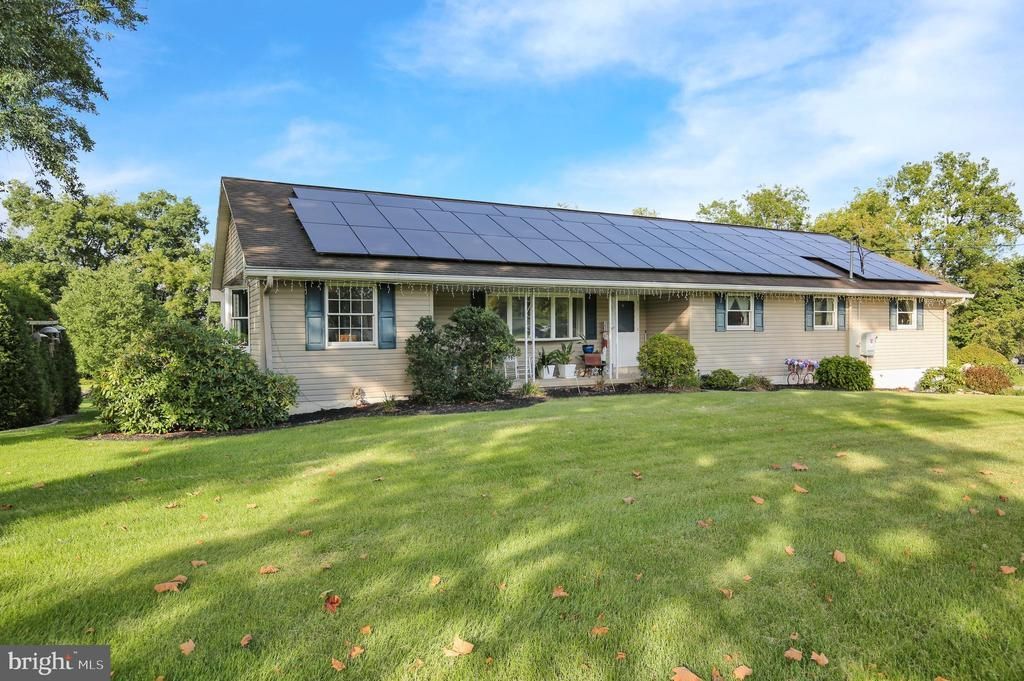 1046 CROSS KEYS ROAD , LEESPORT, PA 19533