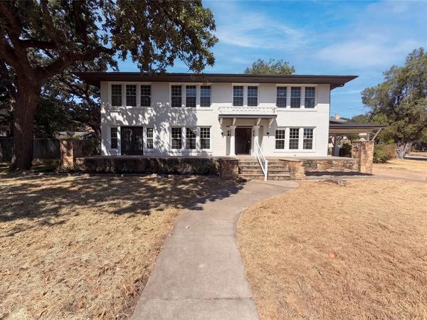 615 NW 5th Avenue , Mineral Wells, TX 76067
