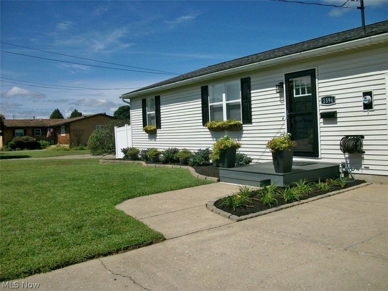 1594 Gene Street, Belpre, OH 45714 Photo 3