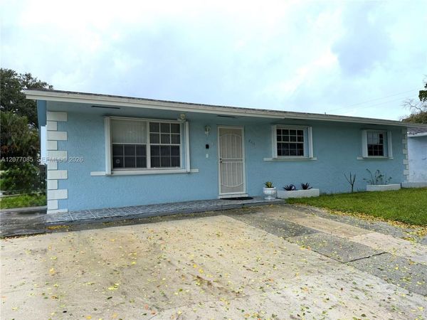7111 Charleston St , Hollywood, FL 33024