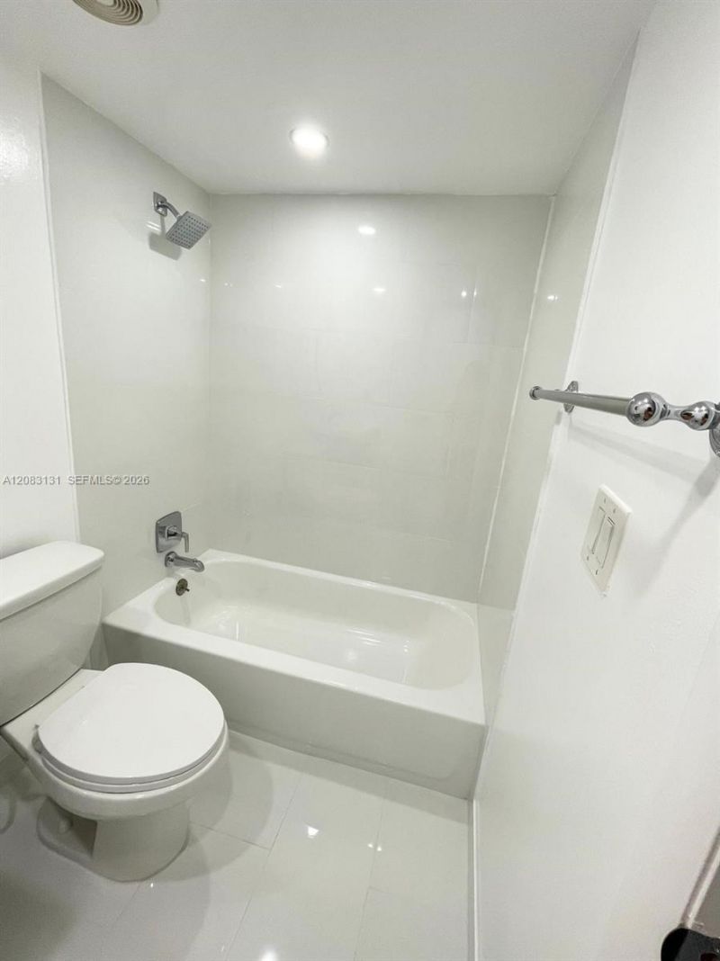 1465 NE 123rd St, Unit 412, North Miami, FL 33161 Photo