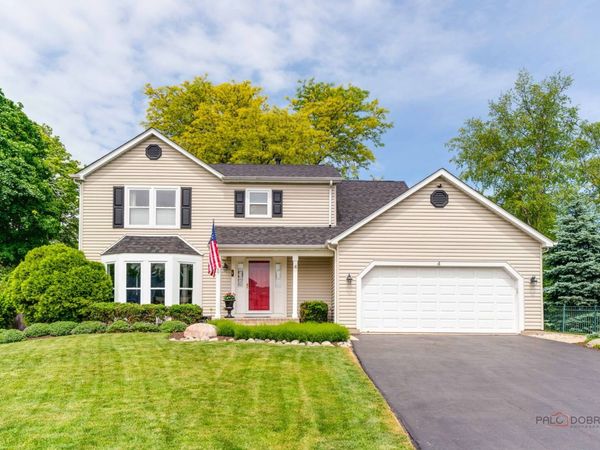 4 Montana Court , Cary, IL 60013