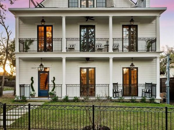 1804 S 6th ST, Austin, TX 78704