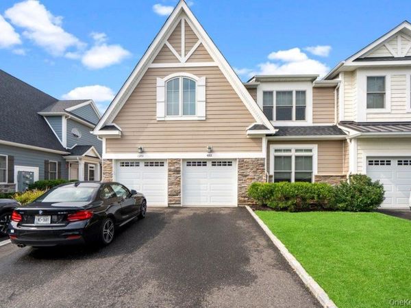 43101 Silver Birch Lane , Plainview, NY 11803