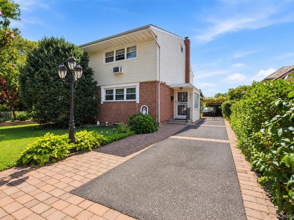 1610 Astor Avenue , Bronx, NY 10469