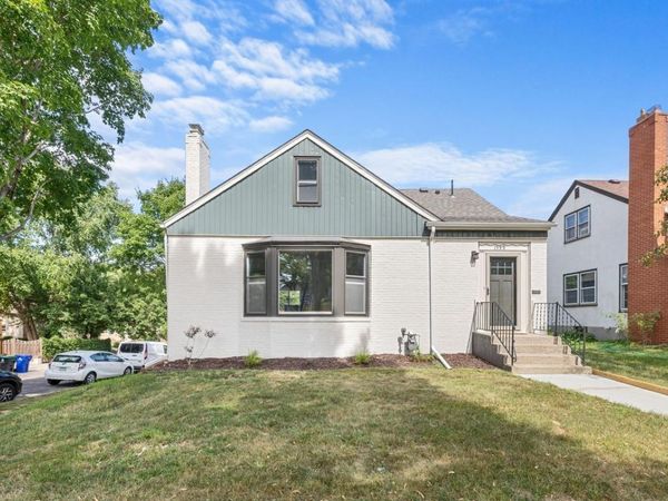 1599 Highland Parkway , Saint Paul, MN 55116