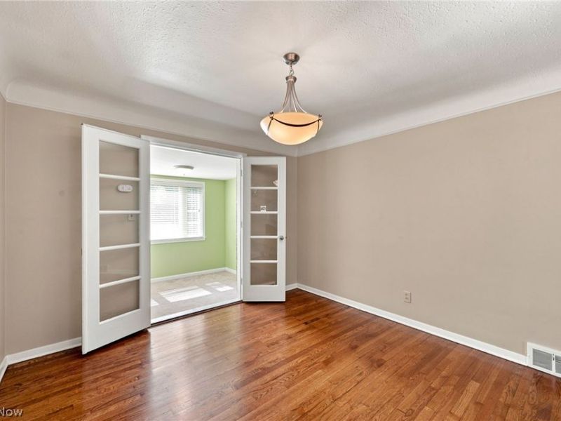 1517 Parkhill Road, Cleveland Heights, OH 44121 Photo 12