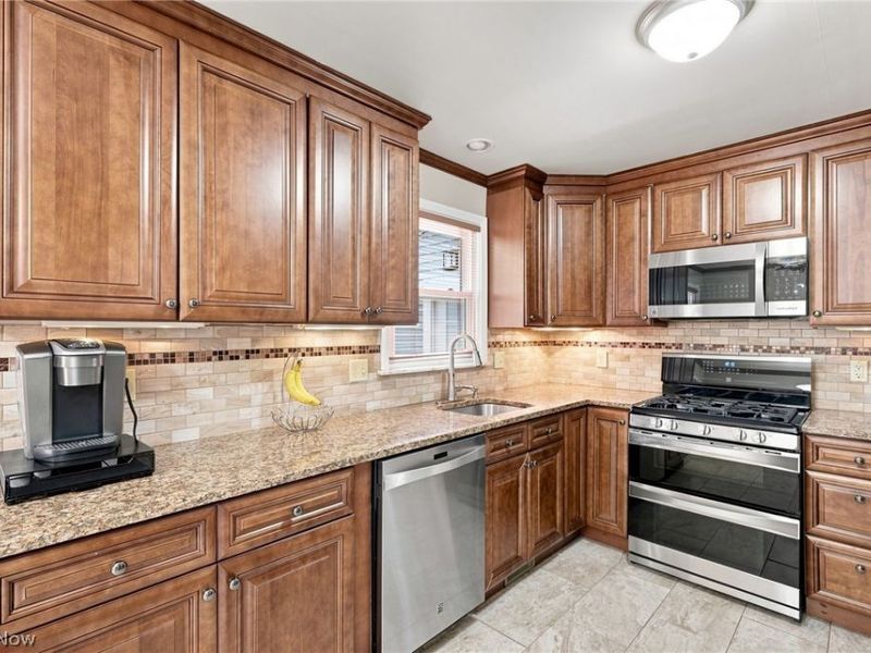 1517 Parkhill Road, Cleveland Heights, OH 44121 Photo 16