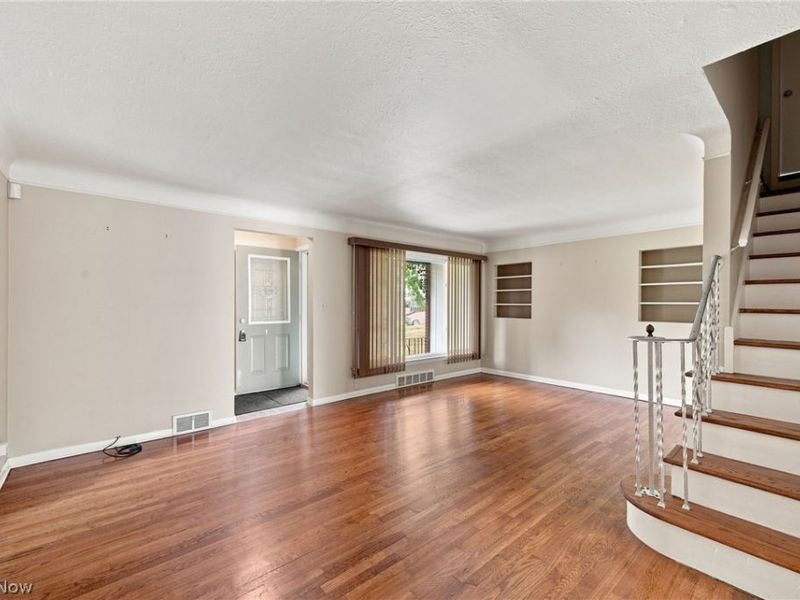 1517 Parkhill Road, Cleveland Heights, OH 44121 Photo 4