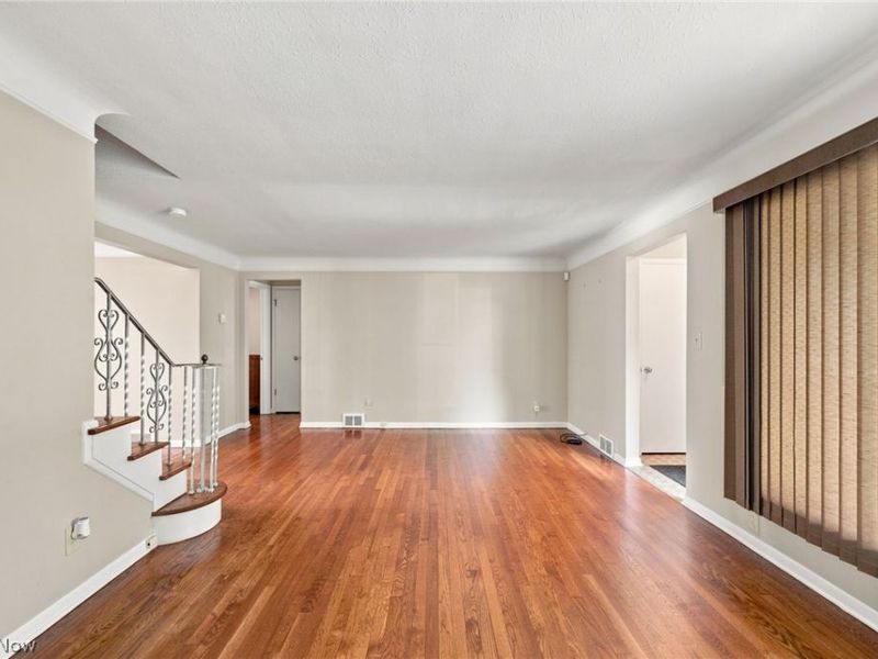 1517 Parkhill Road, Cleveland Heights, OH 44121 Photo 7