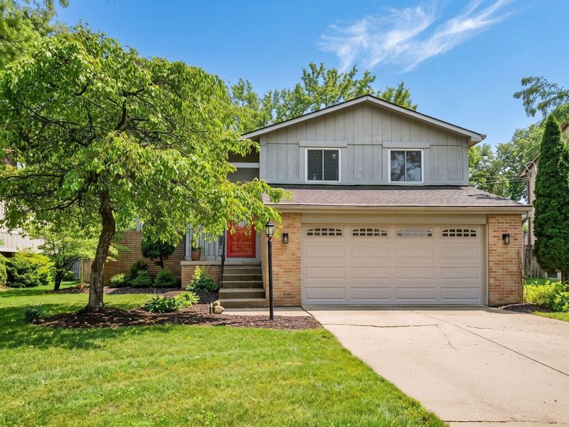 3338 Woods Mill Drive, Hilliard, OH 43026 Photo 1