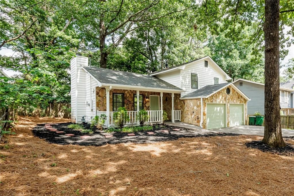 627 Ridge Avenue, Stone Mountain, GA 30083 Main Photo