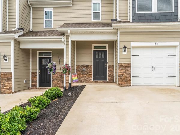 138 Creekview Road , Hendersonville, NC 28792