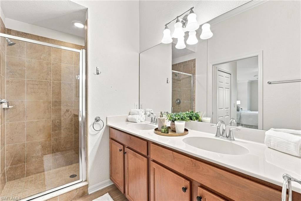 9832 Venezia Cir, Unit 1025, Naples, FL 34113 Photo