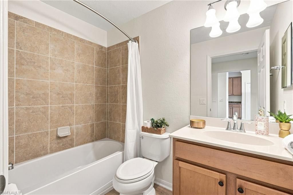 9832 Venezia Cir, Unit 1025, Naples, FL 34113 Photo