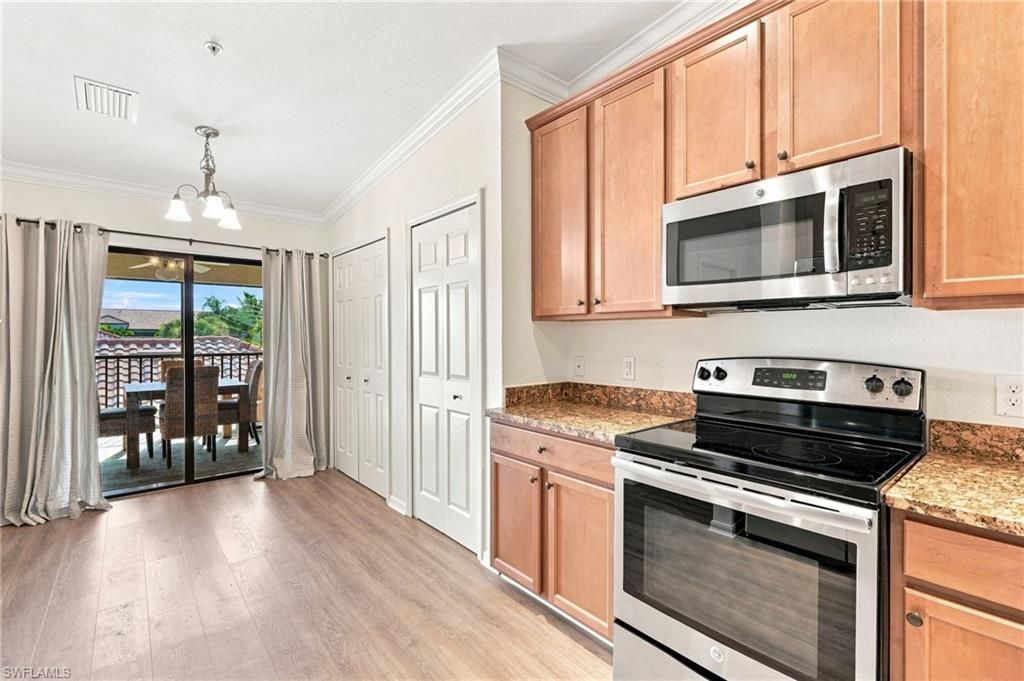 9832 Venezia Cir, Unit 1025, Naples, FL 34113 Photo