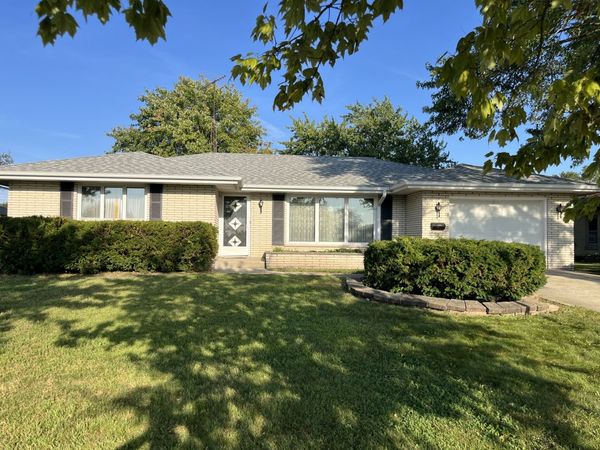 1620 Barthelone Street , Crest Hill, IL 60403