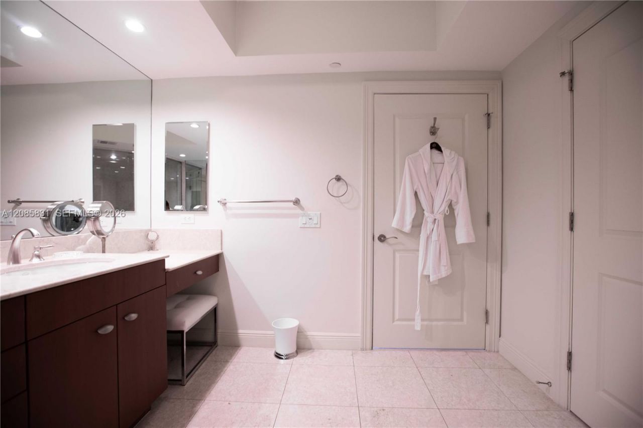 6000 Island Blvd, Unit 2602, Aventura, FL 33160 Photo
