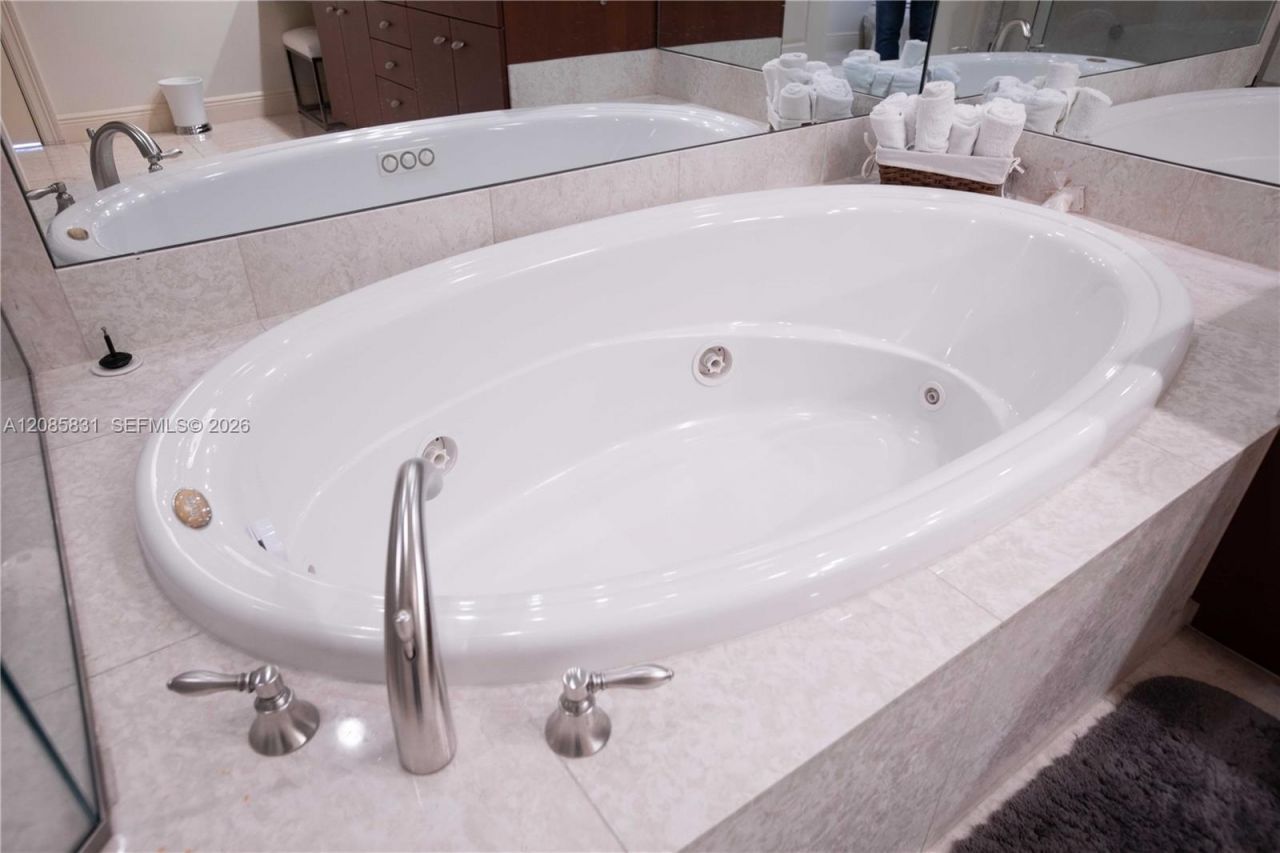 6000 Island Blvd, Unit 2602, Aventura, FL 33160 Photo