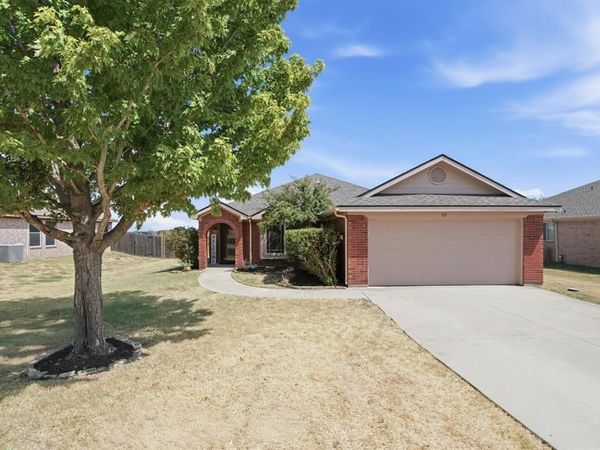 117 Timber Cross Court, Azle, TX 76020