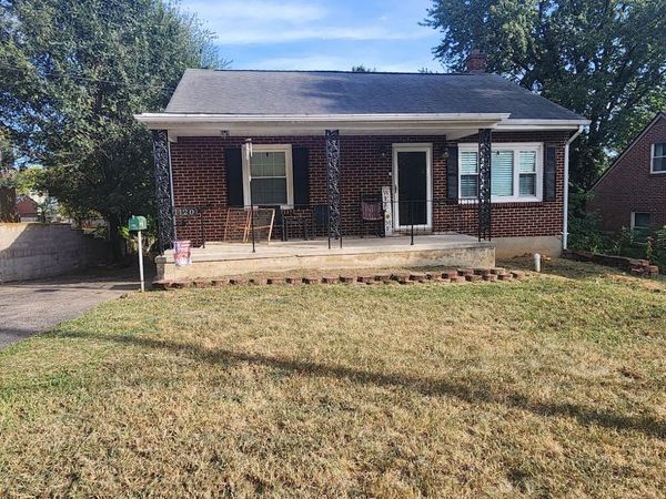 1120 FISHER AVE, Salem, VA 24153
