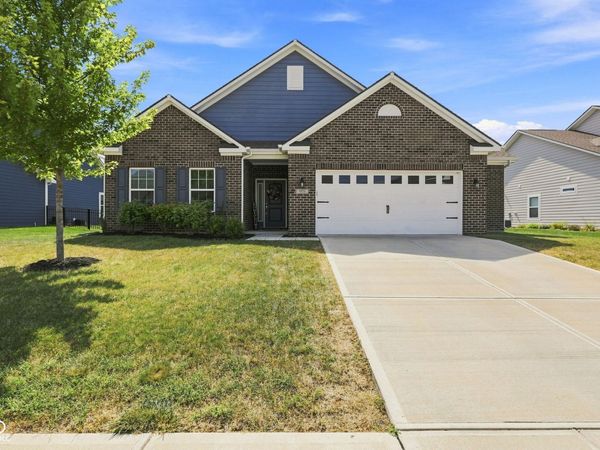 5573 Stone Grove Court, McCordsville, IN 46055