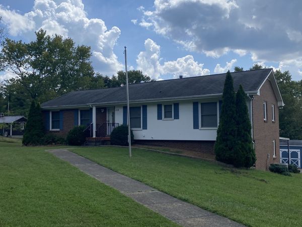 102 Bullock Dr , Clarksville, TN 37040