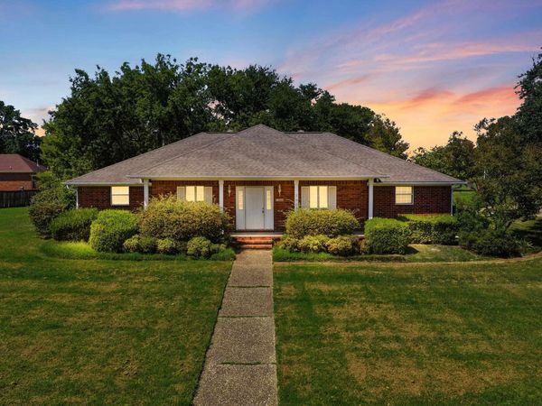 3009 Willow Run Drive, Conway, AR 72032